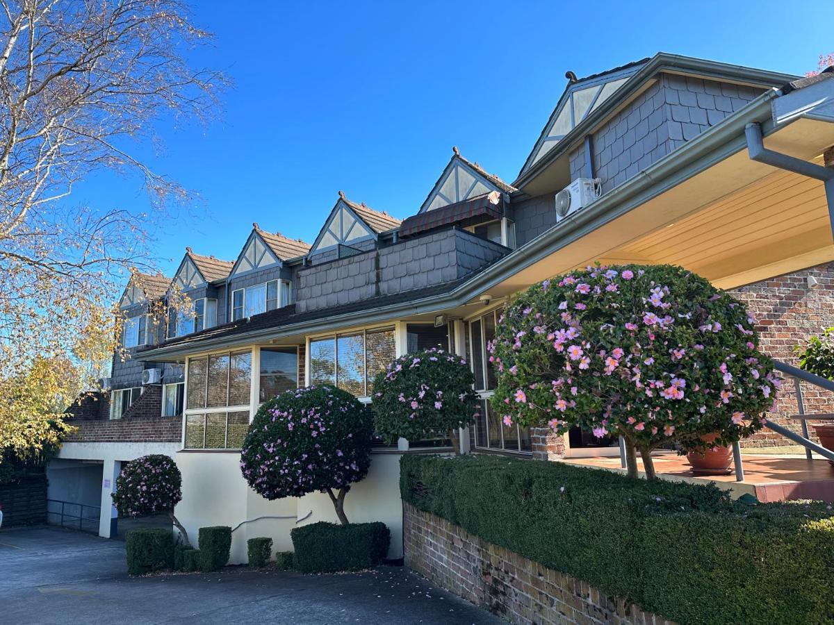 Grand Country Lodge Motel Mittagong Exterior photo